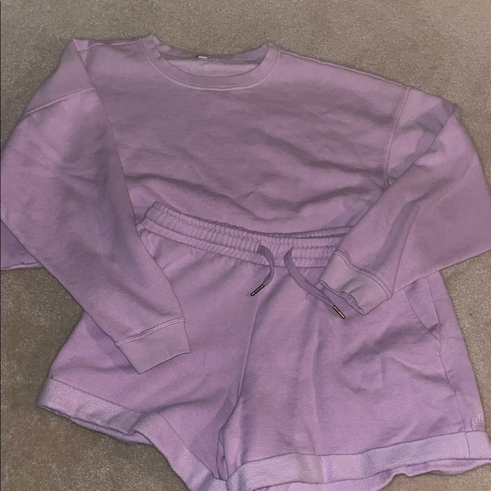 WeWoreWhat lilac pull on short and sweatshirt - Picture 4 of 4
